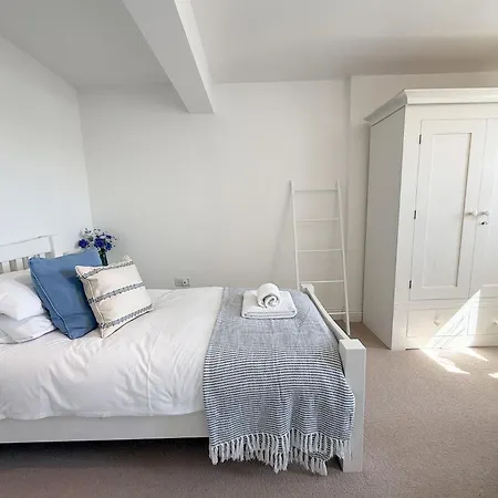 Penthouse At Bredon Feriehus *